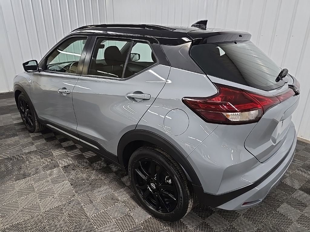 Used 2023 Nissan Kicks SR w/ Interior Electronics Package image 9