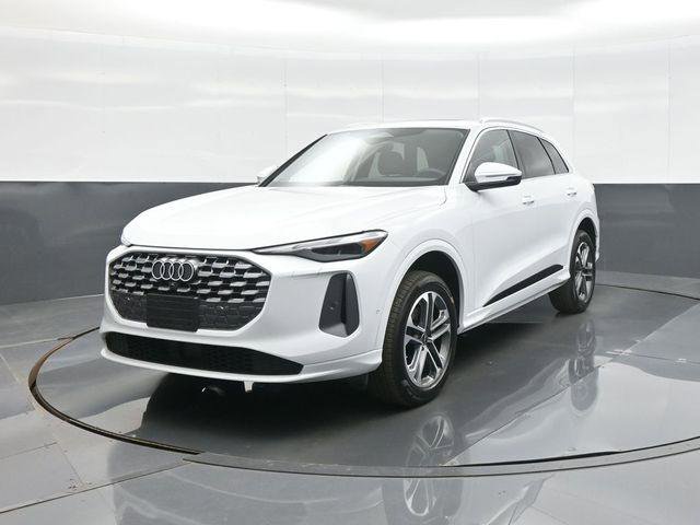 Certified 2025 Audi Q5 Premium w/ Convenience Package AWD/4WD image 3