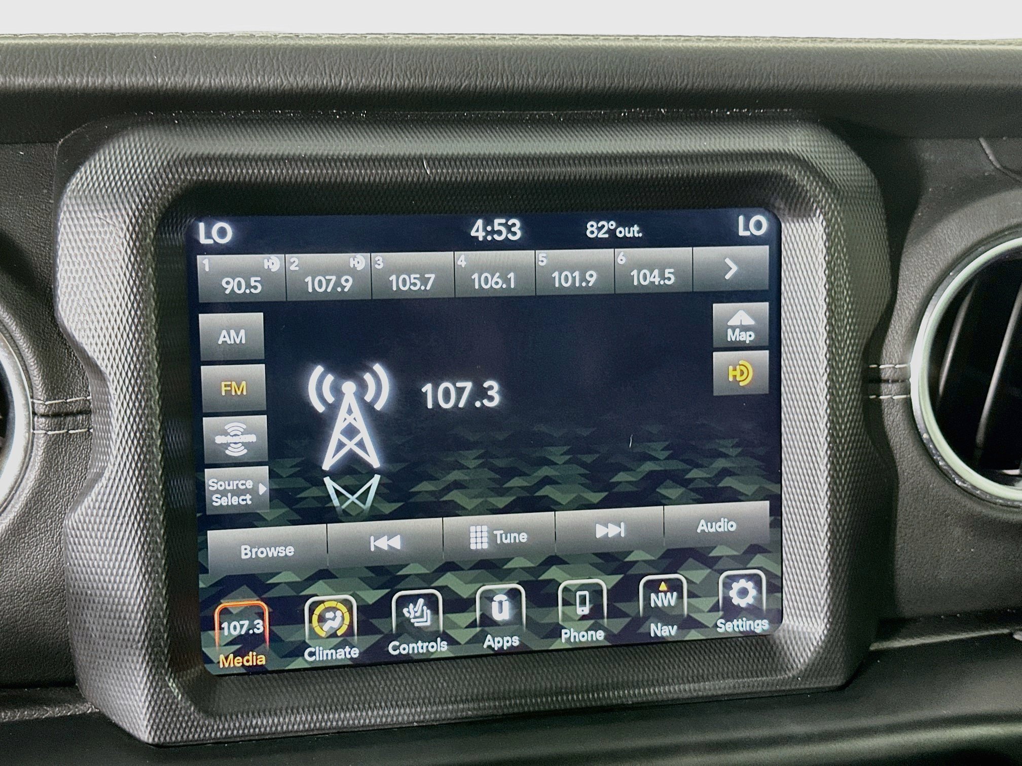 Used 2020 Jeep Wrangler Unlimited Sahara AWD/4WD image 21