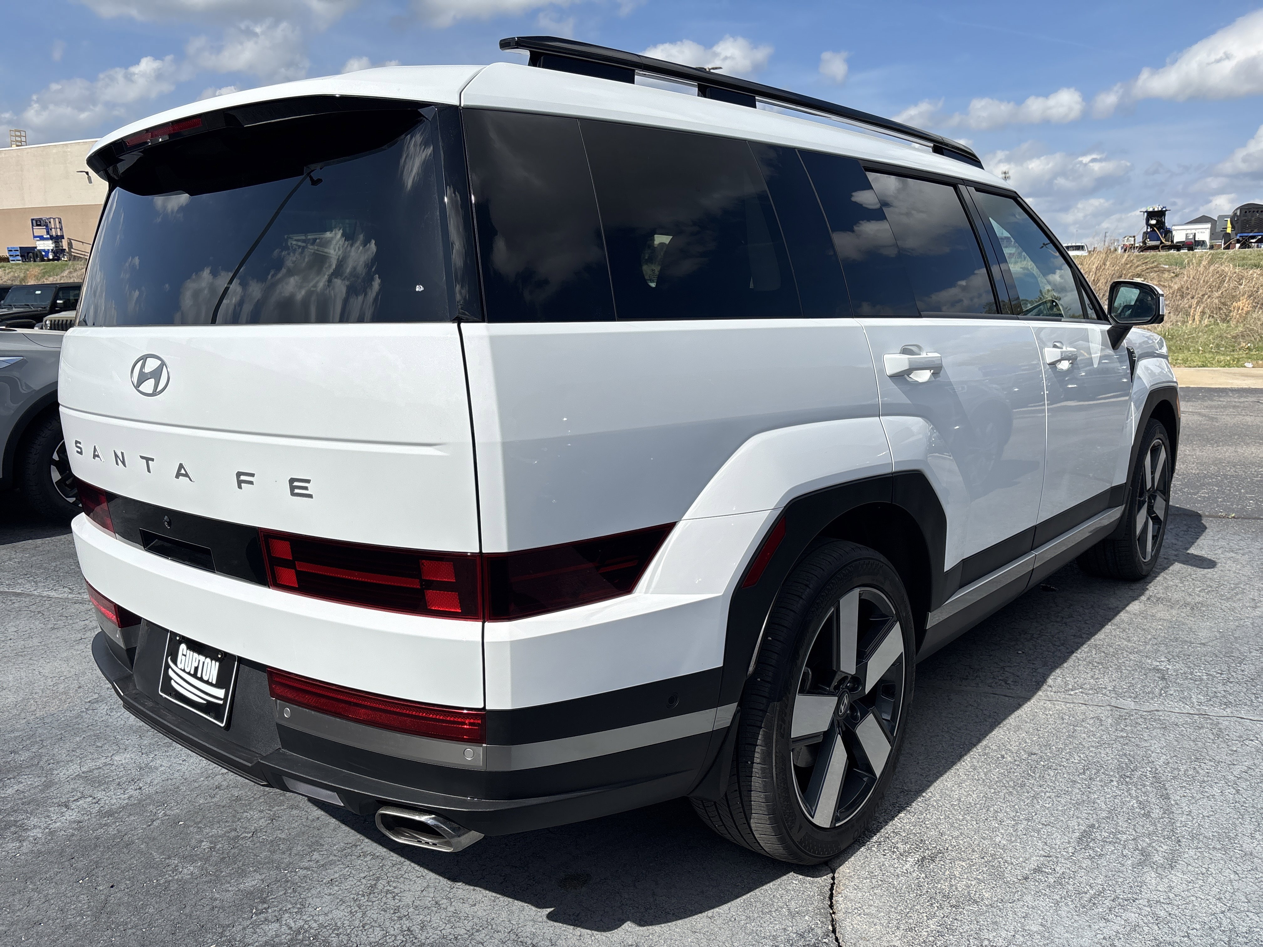 Used 2024 Hyundai Santa Fe Limited image 7