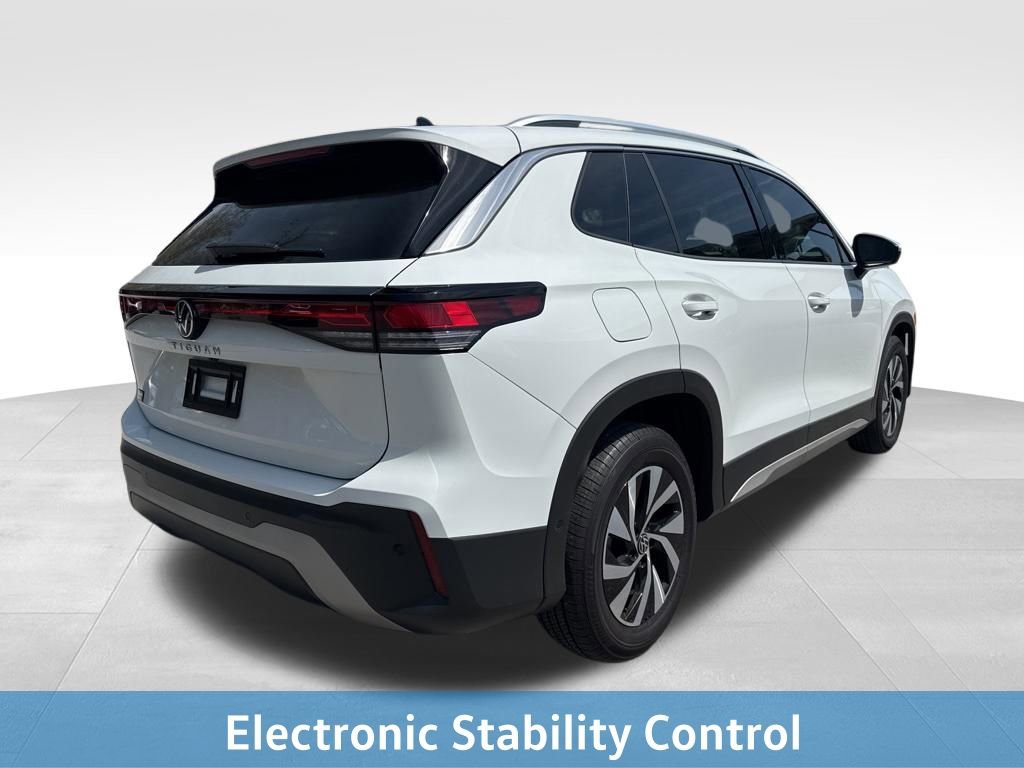 Used 2025 Volkswagen Tiguan S image 9
