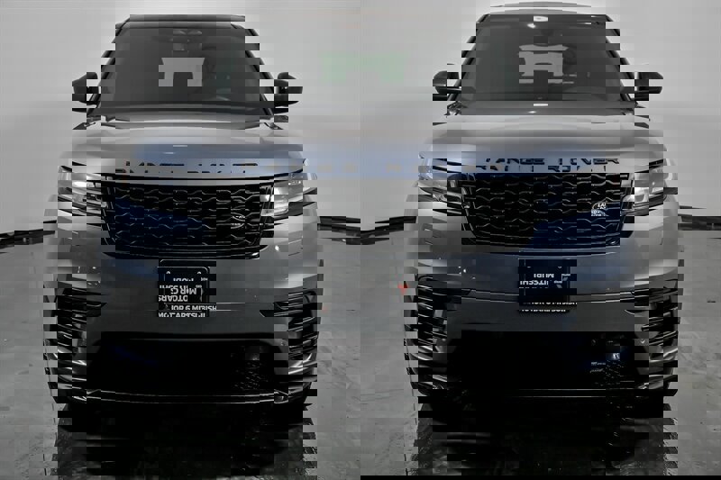 Used 2023 Land Rover Range Rover Velar R-Dynamic S image 4
