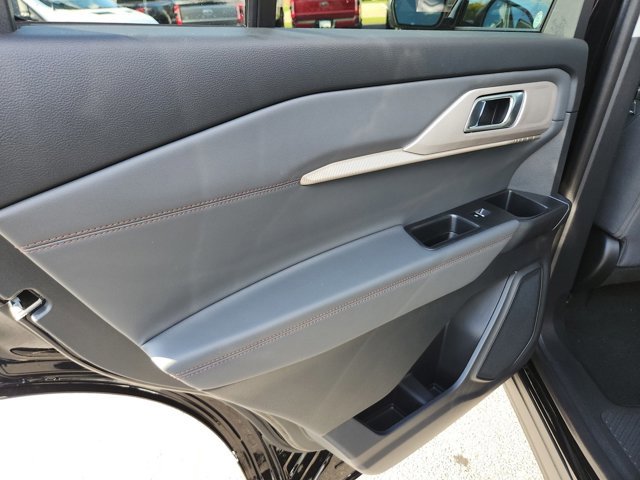 New 2026 Ford Explorer Active image 31