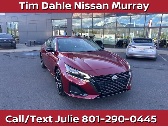Used 2023 Nissan Altima 2.5 SR w/ SR Premium Package AWD/4WD image 3