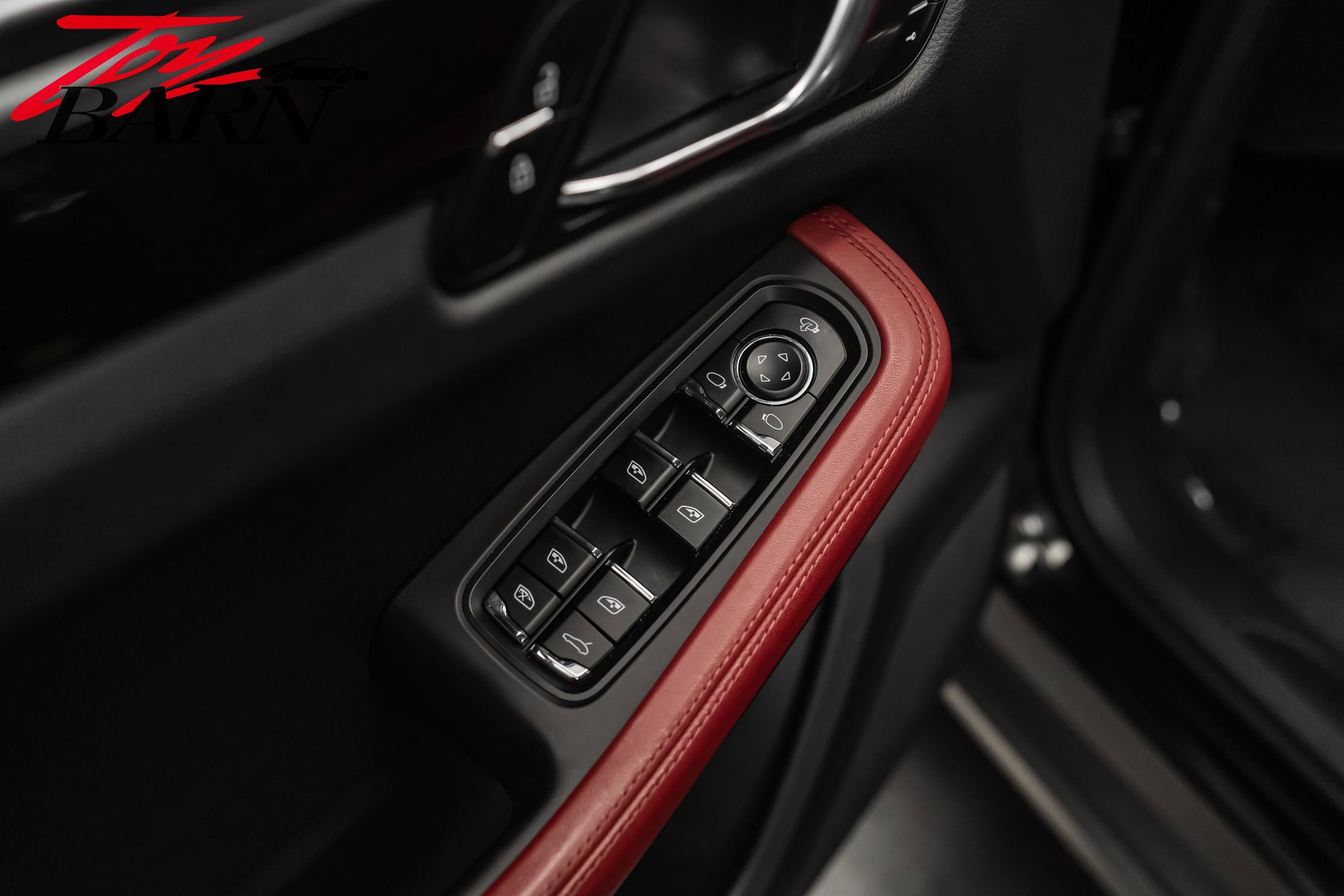 Used 2023 Porsche Macan image 18