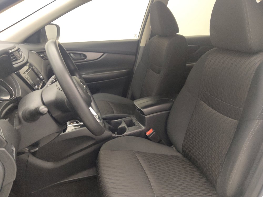 Used 2019 Nissan Rogue S FWD image 17
