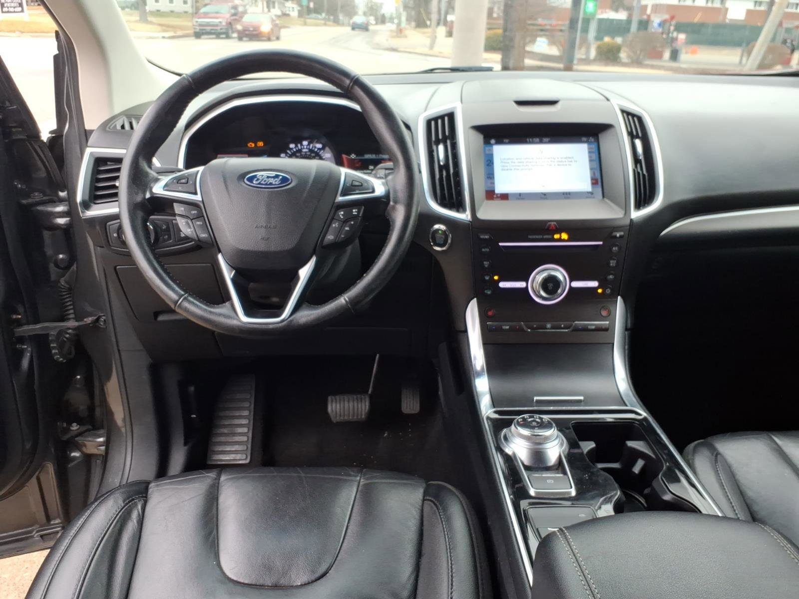 Used 2019 Ford Edge Titanium image 5