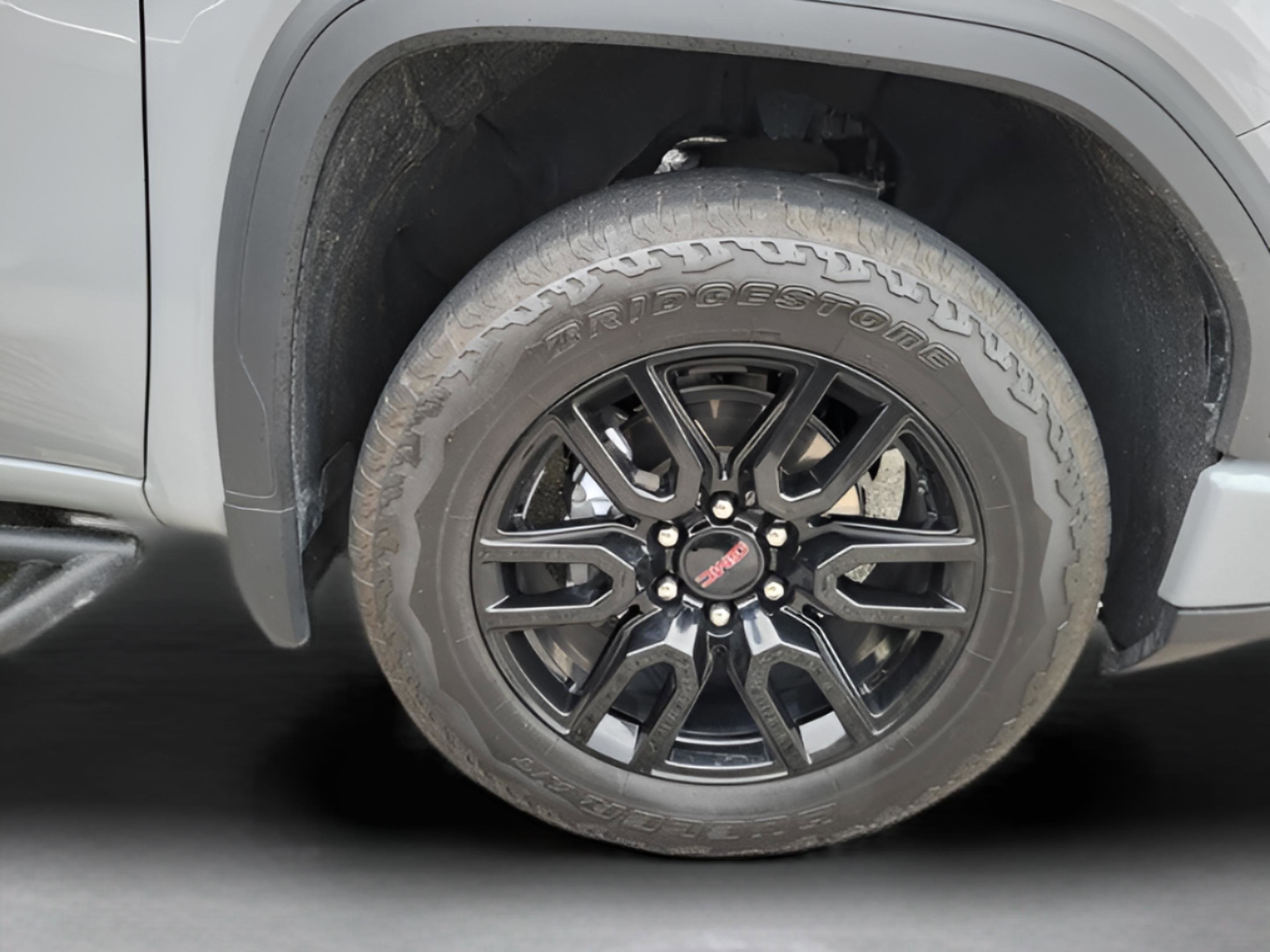 Used 2024 GMC Sierra 1500 Elevation image 25