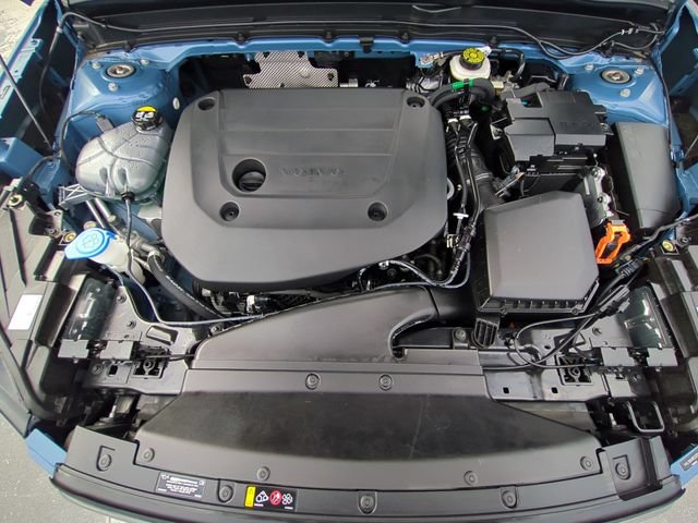 Used 2024 Volvo XC40 B5 Core AWD/4WD image 11