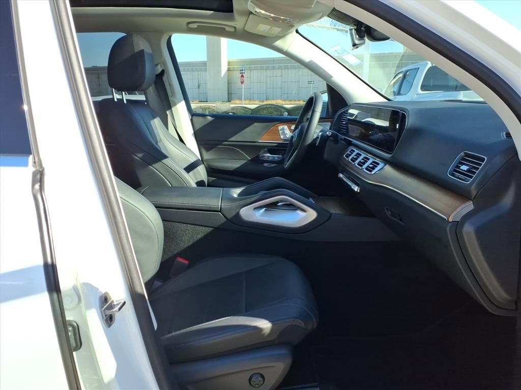 Used 2024 Mercedes-Benz GLE 350 4MATIC w/ Winter Package image 17
