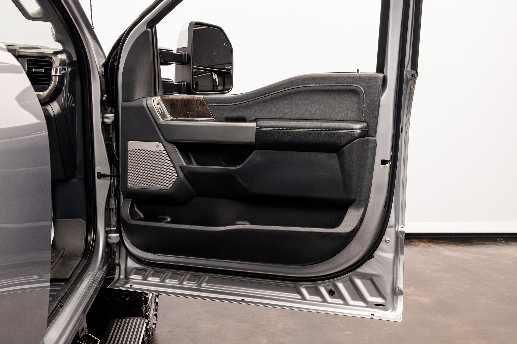 Used 2023 Ford F350 Lariat w/ Lariat Ultimate Package image 36