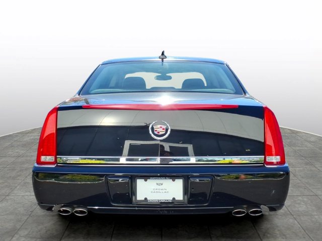 Used 2010 Cadillac DTS FWD image 4