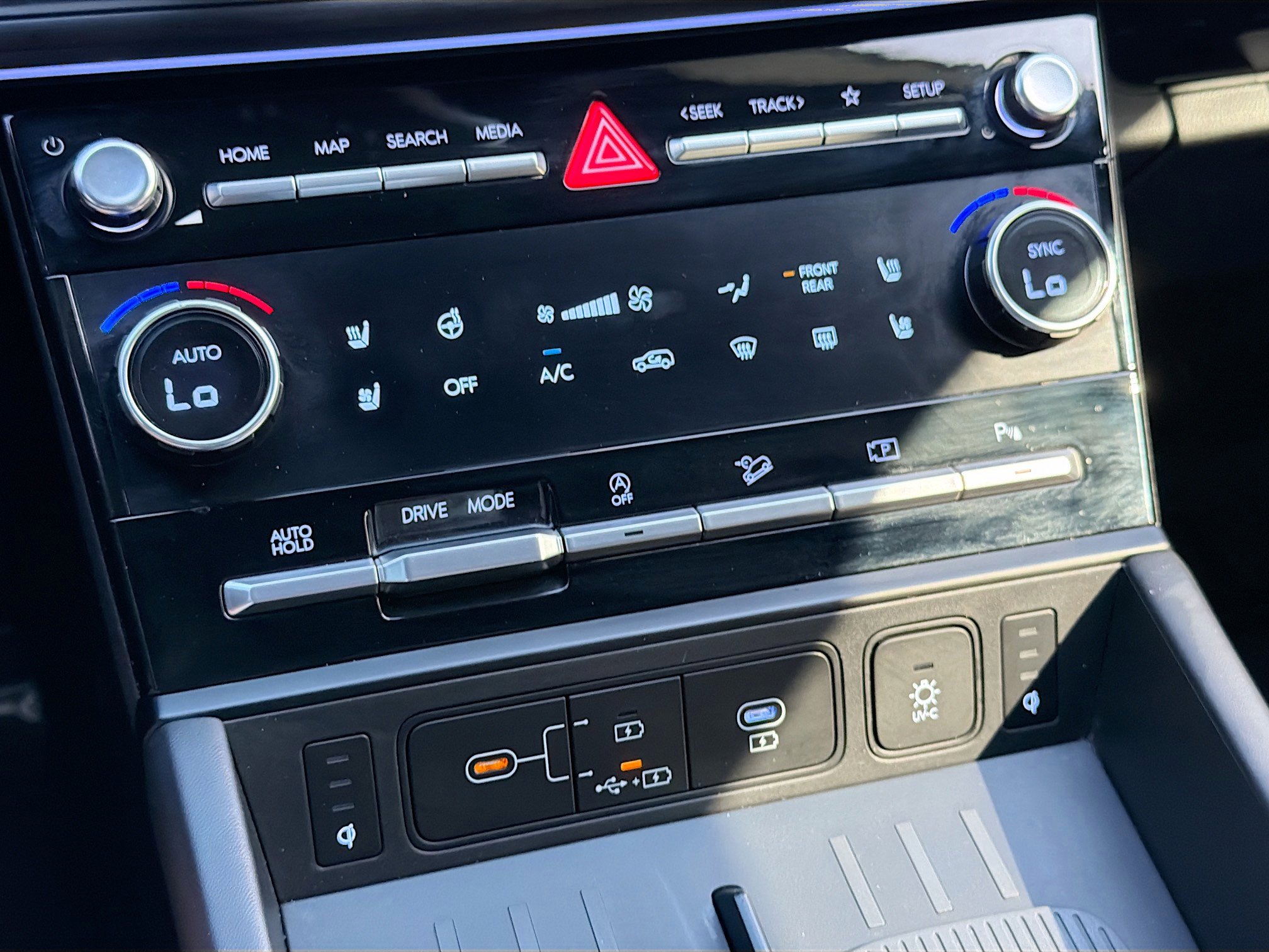 Used 2025 Hyundai Santa Fe Calligraphy image 34