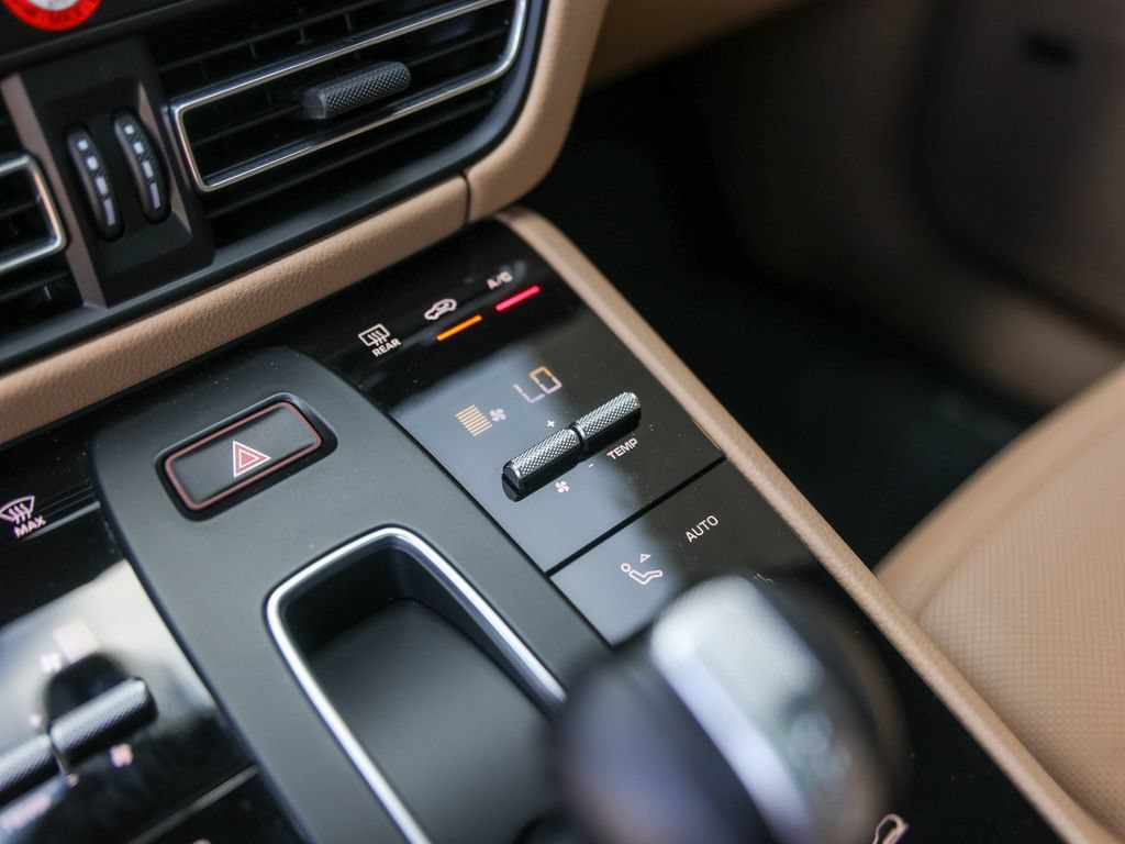Certified 2026 Porsche Macan AWD/4WD image 23