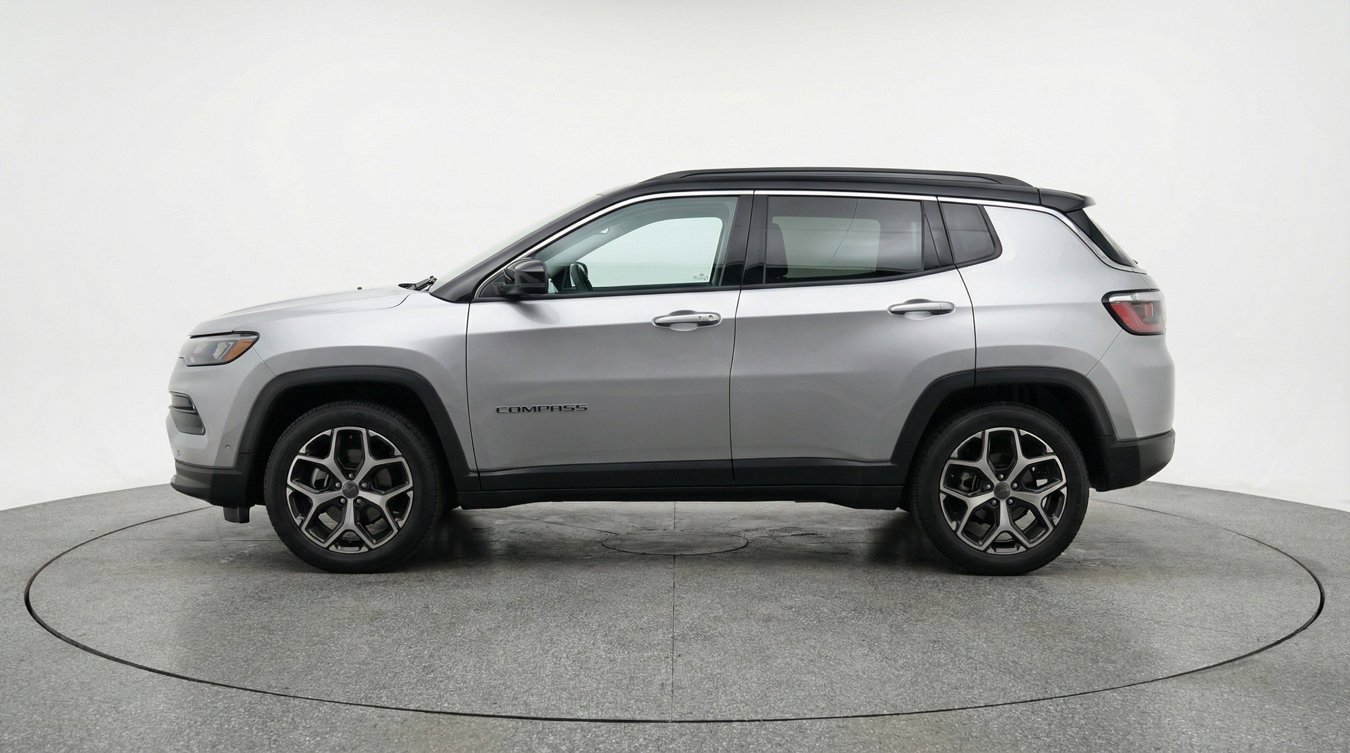 Used 2025 Jeep Compass Limited image 5