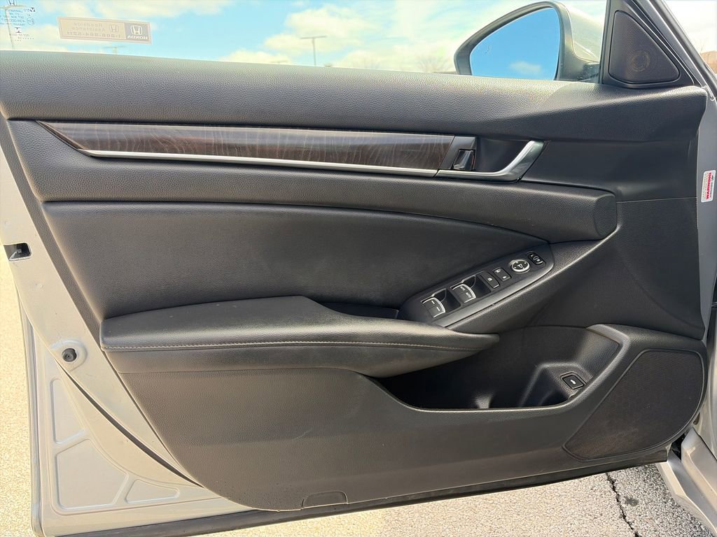 Used 2019 Honda Accord EX image 14