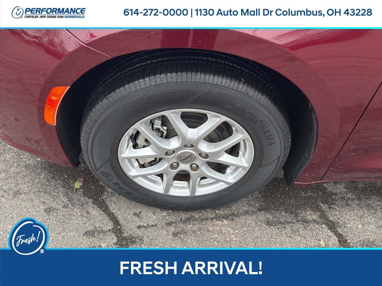 Used 2022 Chrysler Pacifica Touring-L image 10