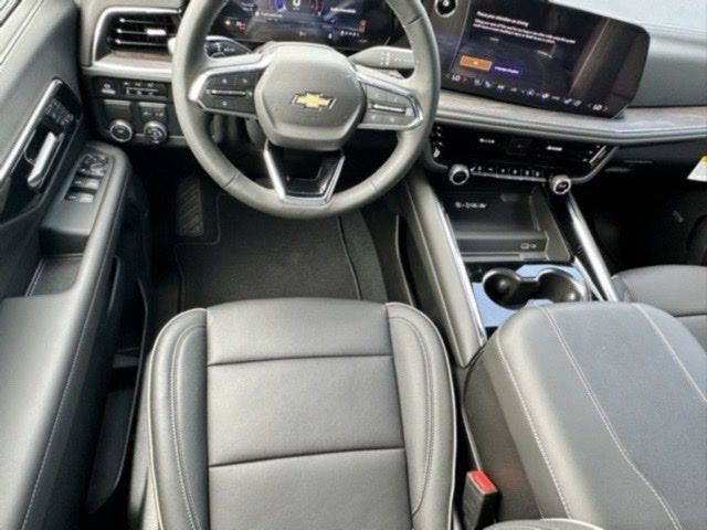 New 2025 Chevrolet Suburban Premier image 8