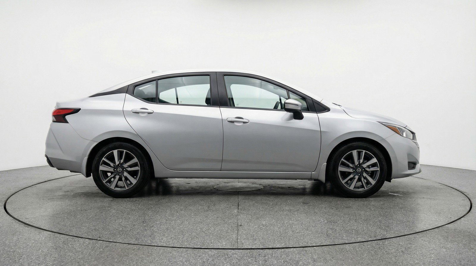 Used 2025 Nissan Versa SV image 11
