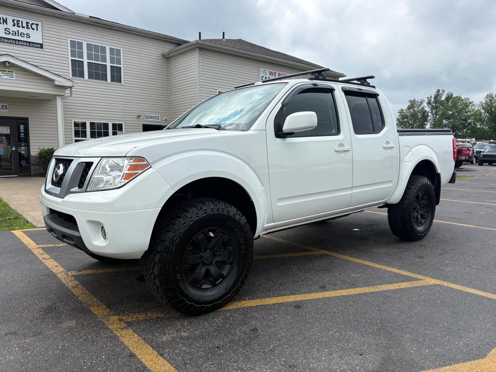 Used 2016 Nissan Frontier PRO-4X AWD/4WD image 2
