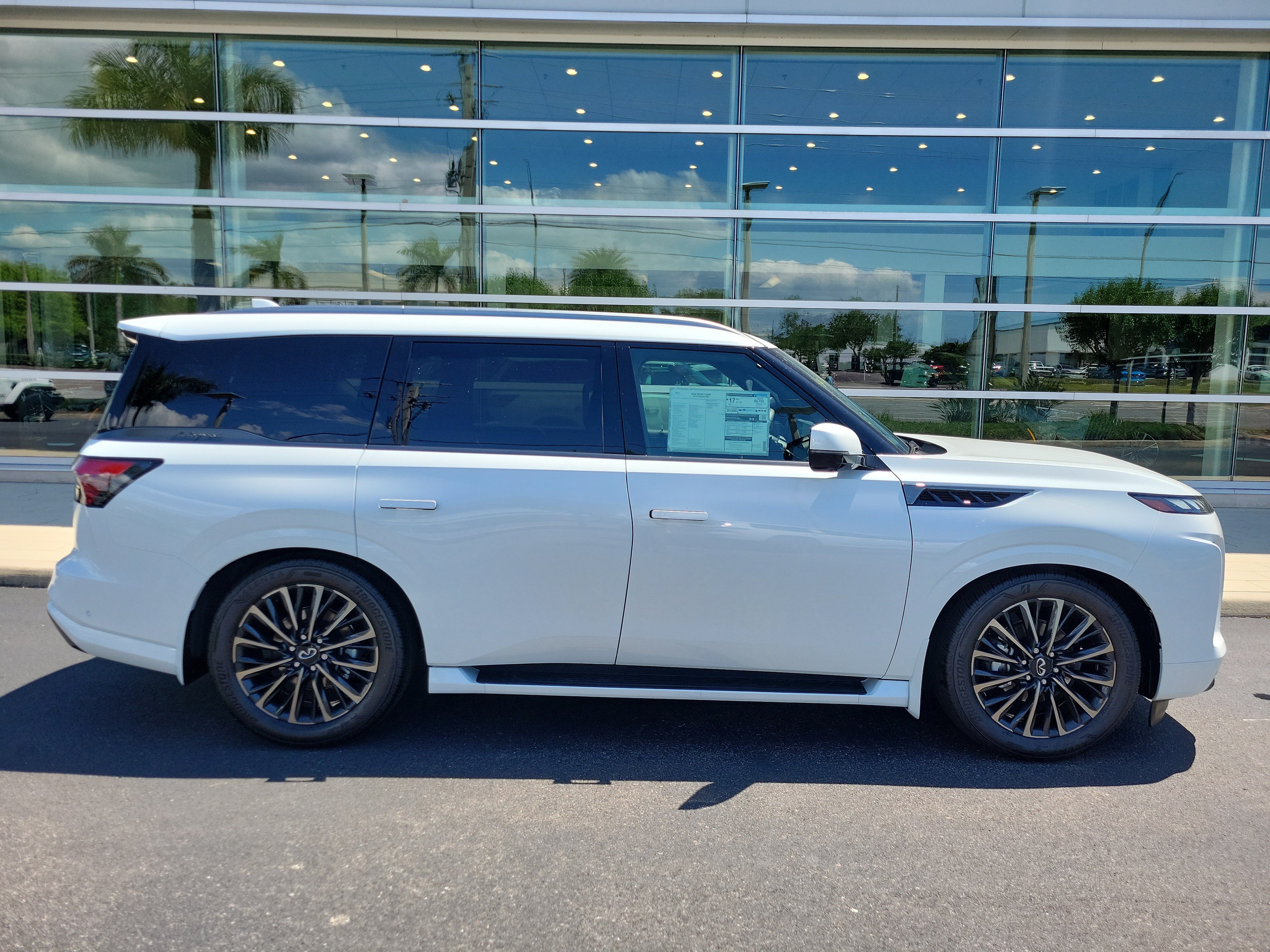 New 2026 INFINITI QX80 Autograph AWD/4WD image 3