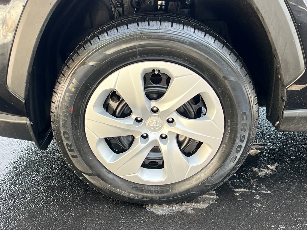 Used 2024 Toyota RAV4 LE image 24