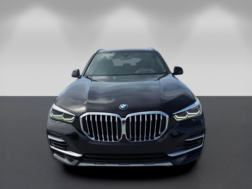 Certified 2023 BMW X5 xDrive40i w/ Premium Package AWD/4WD image 2