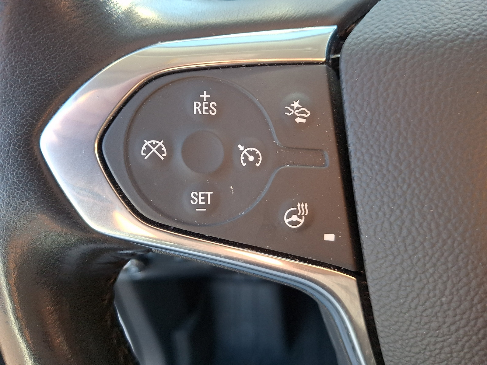 Used 2021 Chevrolet Traverse Premier AWD/4WD image 22