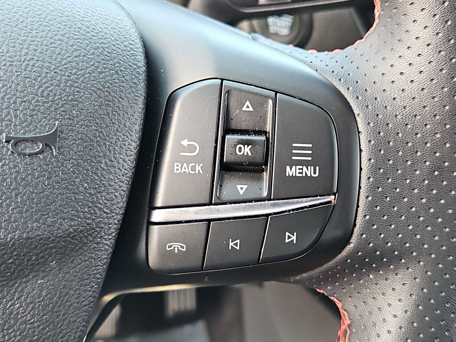 Used 2025 Ford Escape ST-Line FWD image 24