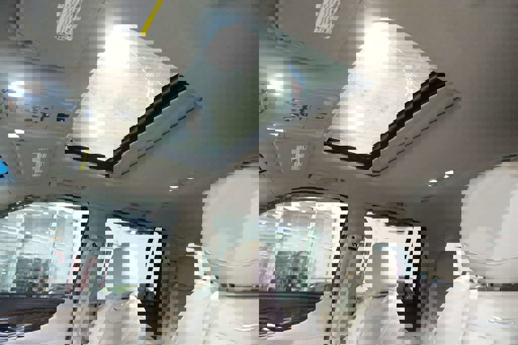 Used 2019 Cadillac Escalade ESV Luxury image 37