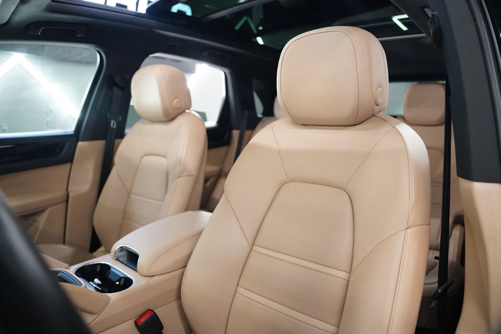 Used 2019 Porsche Cayenne AWD/4WD image 12
