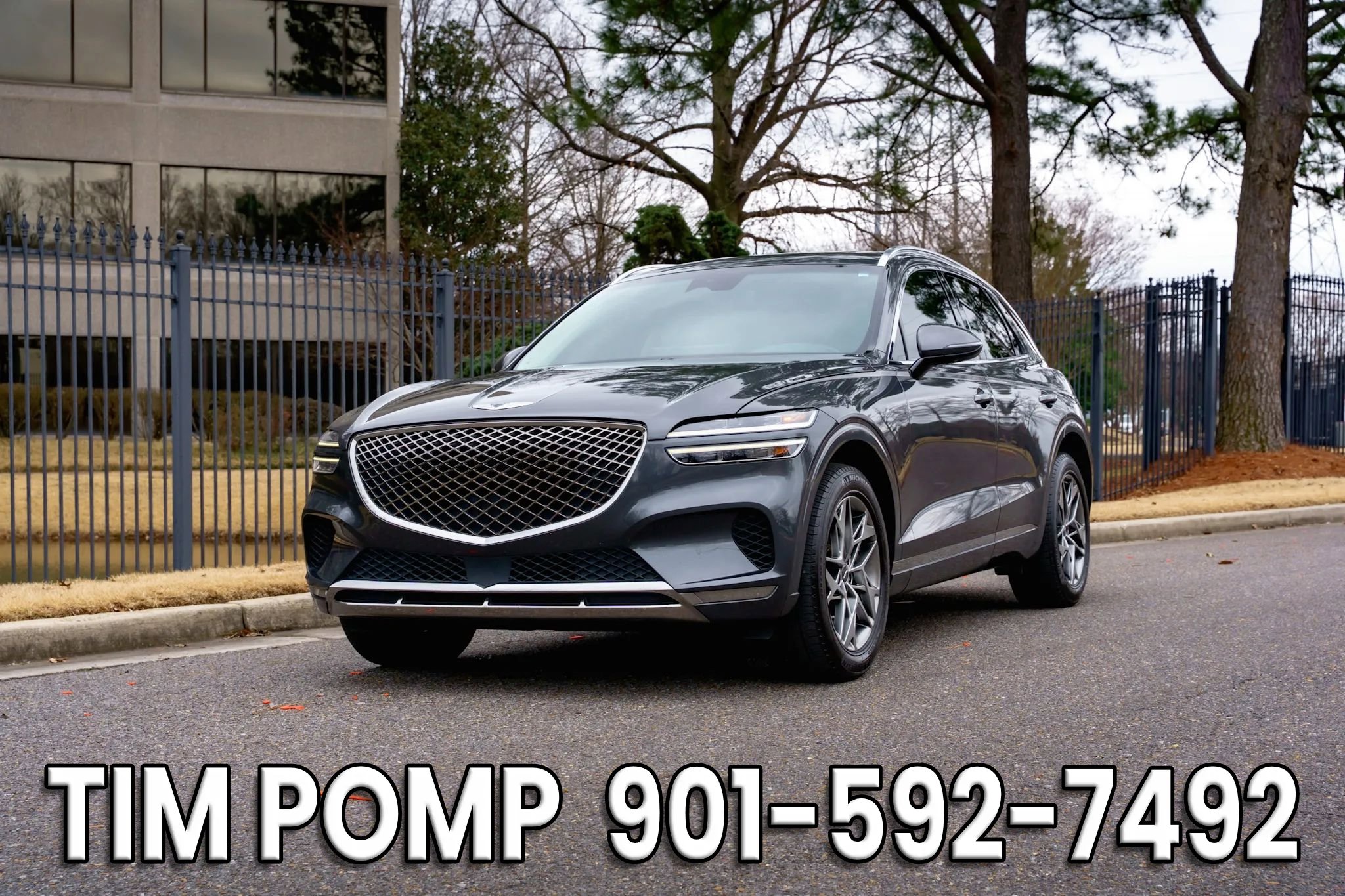 Used 2023 Genesis GV70 2.5T w/ Select Package image 2