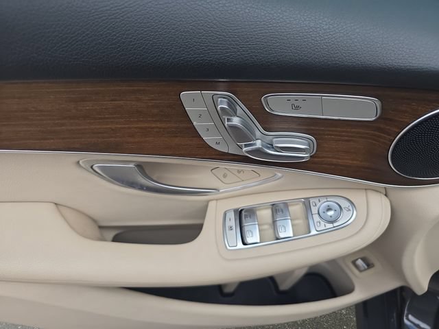 Used 2022 Mercedes-Benz GLC 300 4MATIC image 31