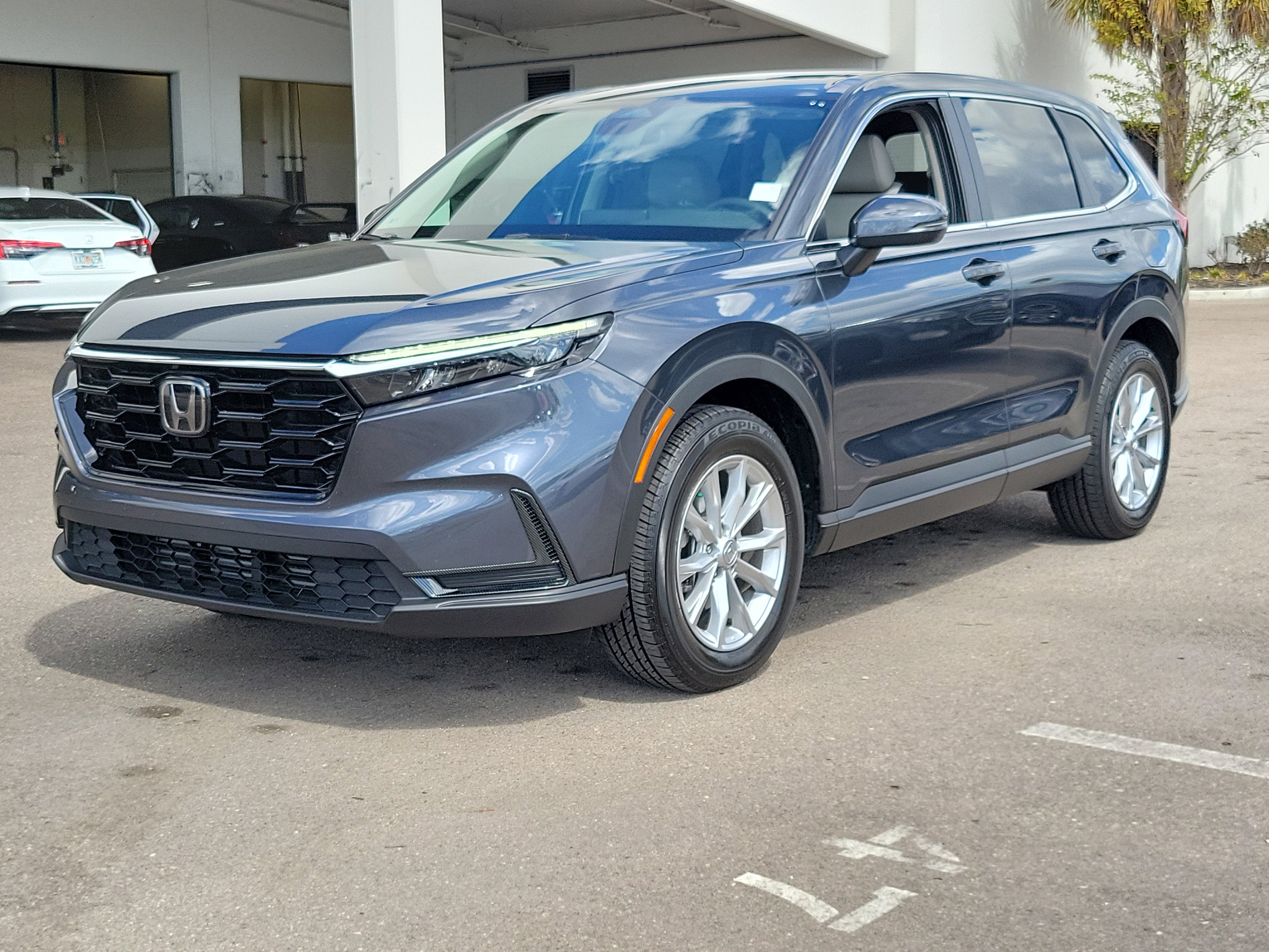 Used 2024 Honda CR-V EX image 3