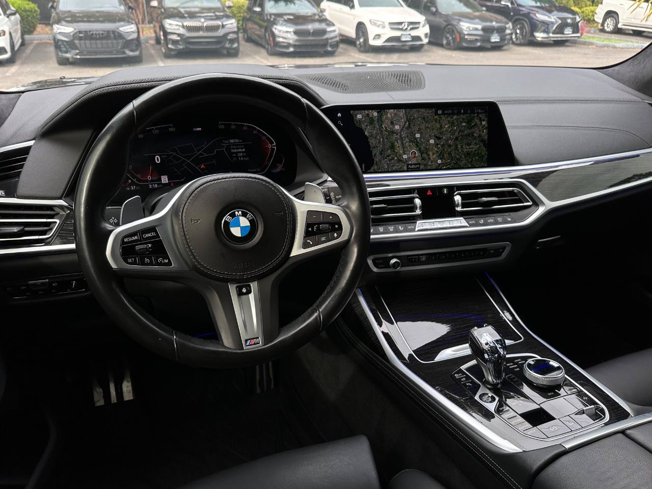 Used 2022 BMW X7 xDrive40i w/ M Sport Package AWD/4WD image 2