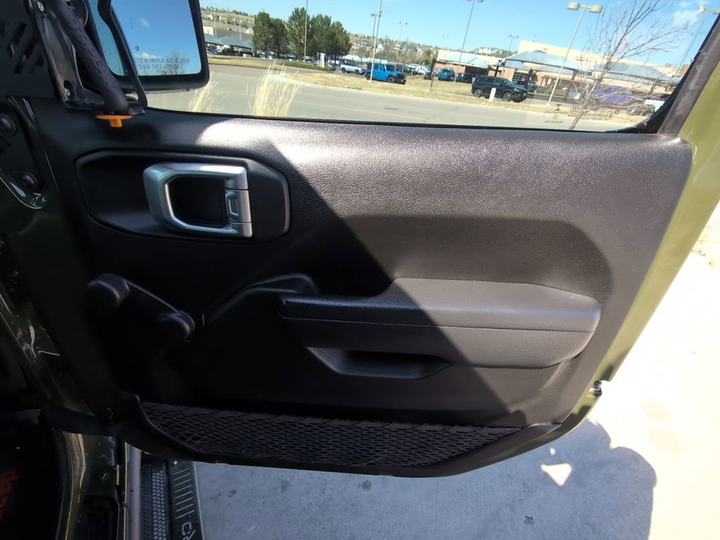 Used 2022 Jeep Wrangler Unlimited Sport image 33