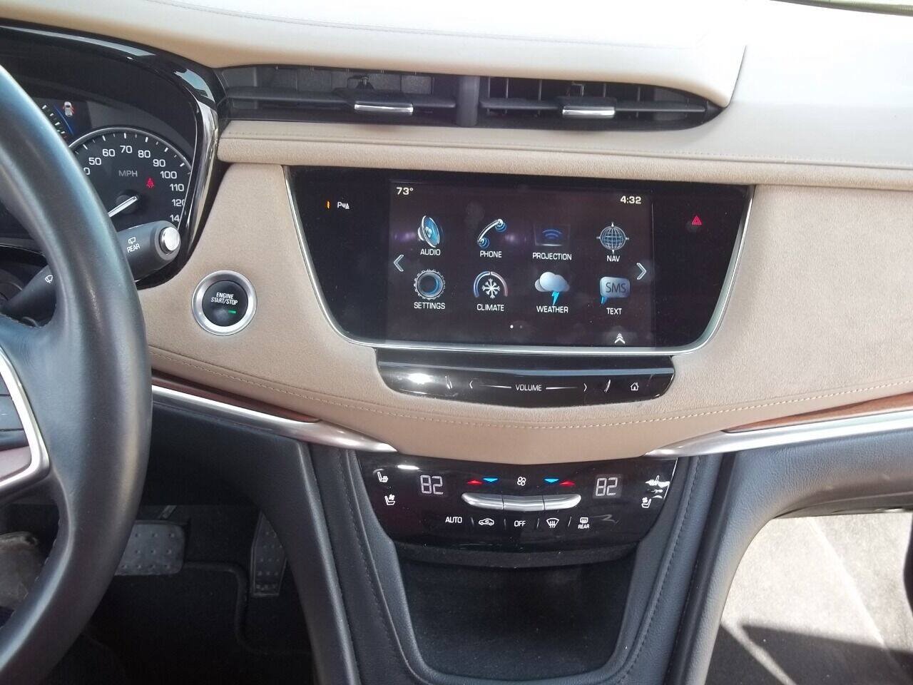 Used 2017 Cadillac XT5 Platinum AWD/4WD image 11