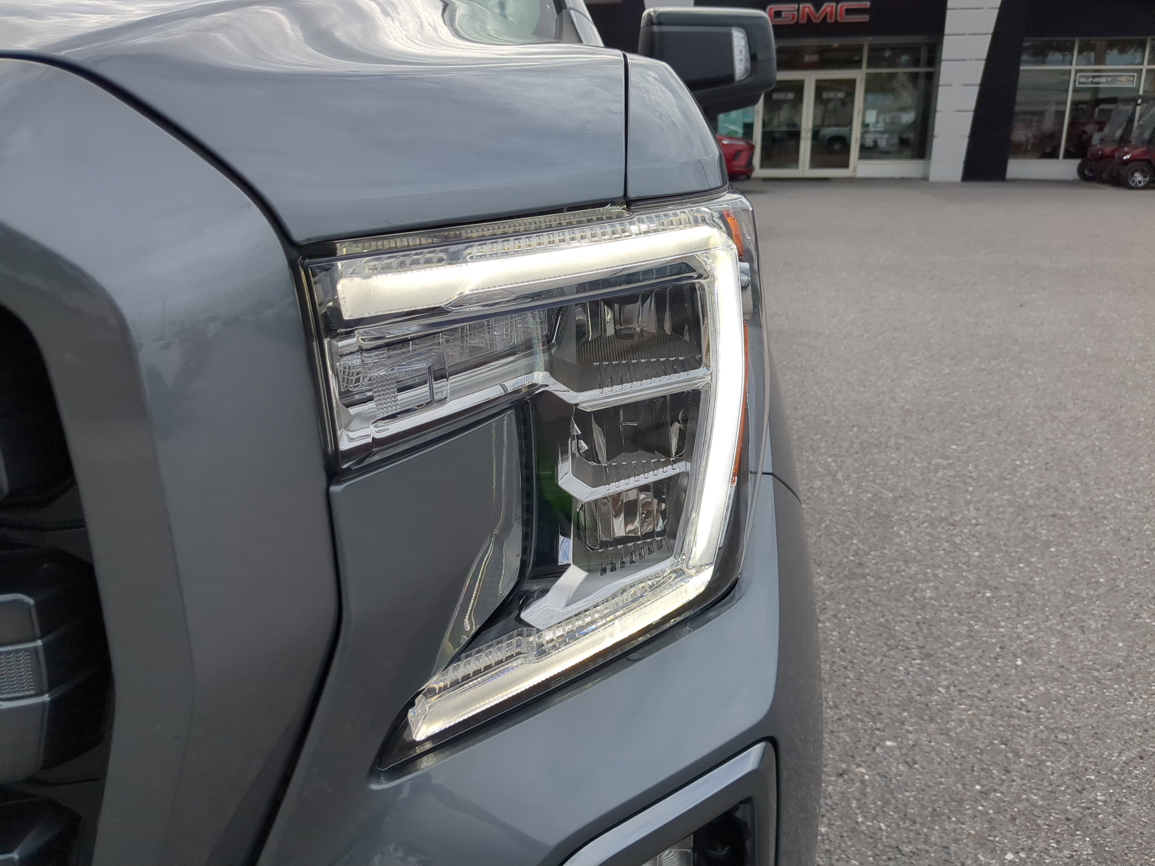 Certified 2022 GMC Sierra 1500 AT4 w/ AT4 Premium Package image 9