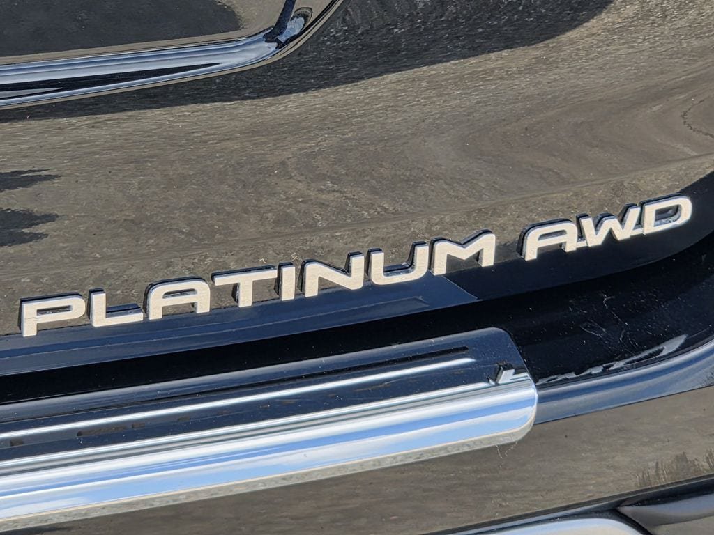 Used 2021 Toyota Highlander Platinum AWD/4WD image 11