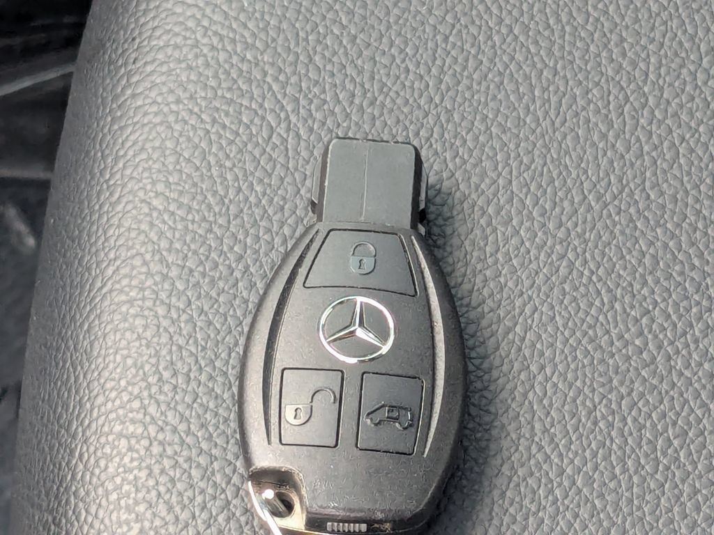Used 2023 Mercedes-Benz Metris image 11