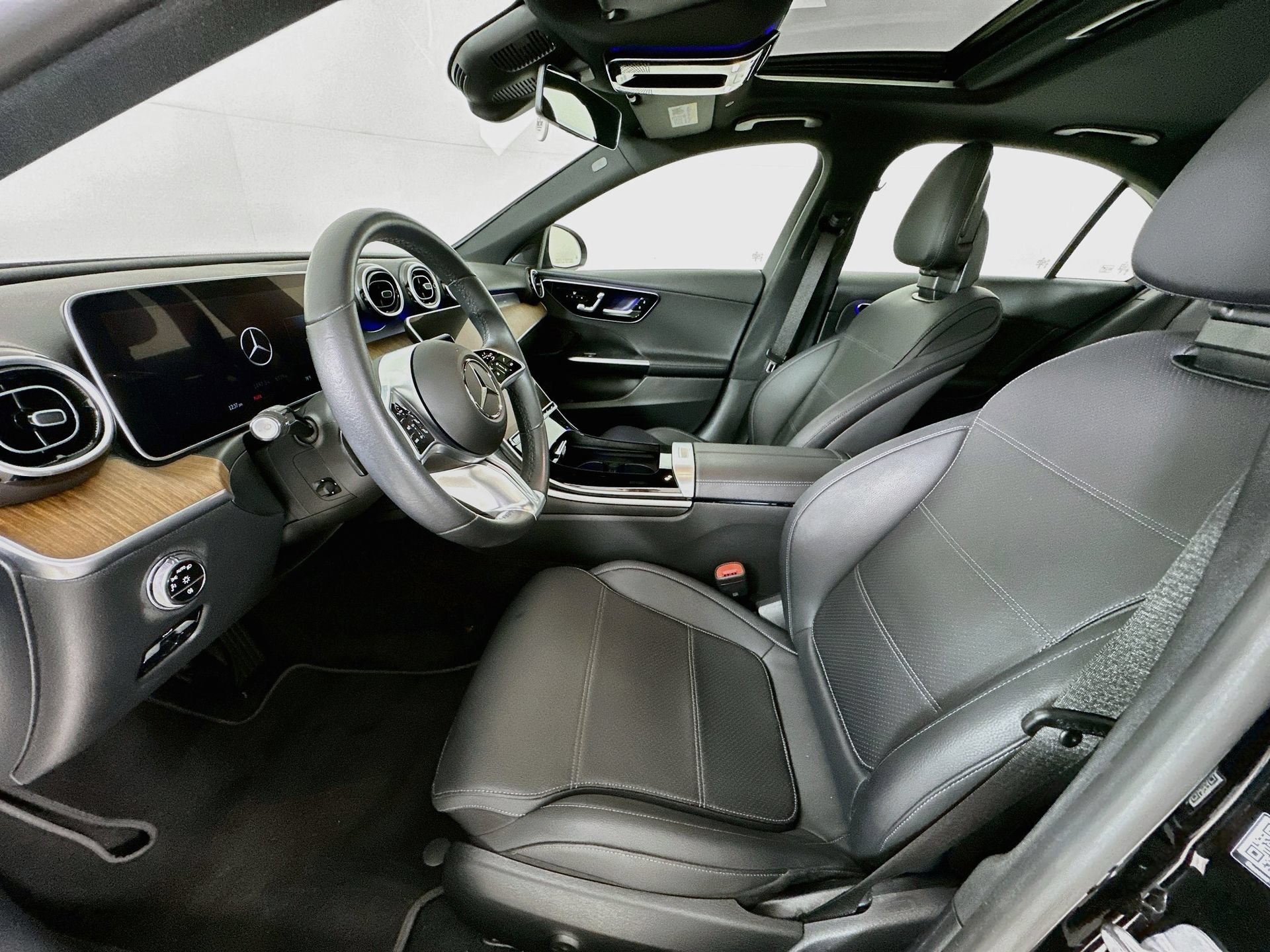 Used 2024 Mercedes-Benz C 300 Sedan image 21