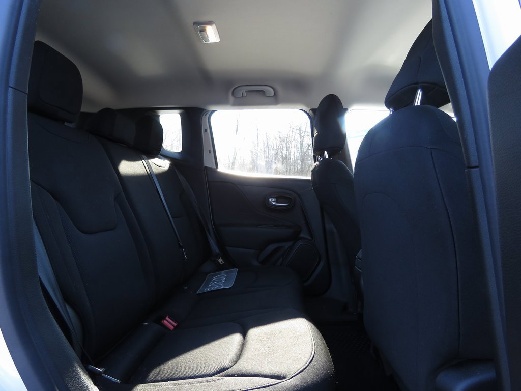 Used 2023 Jeep Renegade Latitude image 16