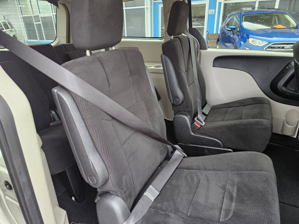 Used 2012 Dodge Grand Caravan SE FWD image 15
