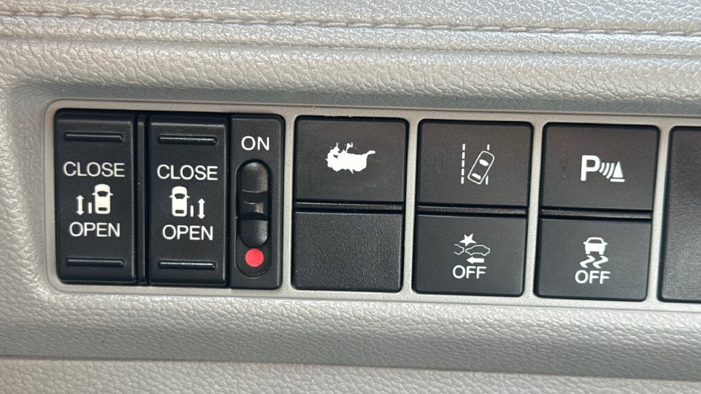 Used 2018 Honda Odyssey Elite image 44