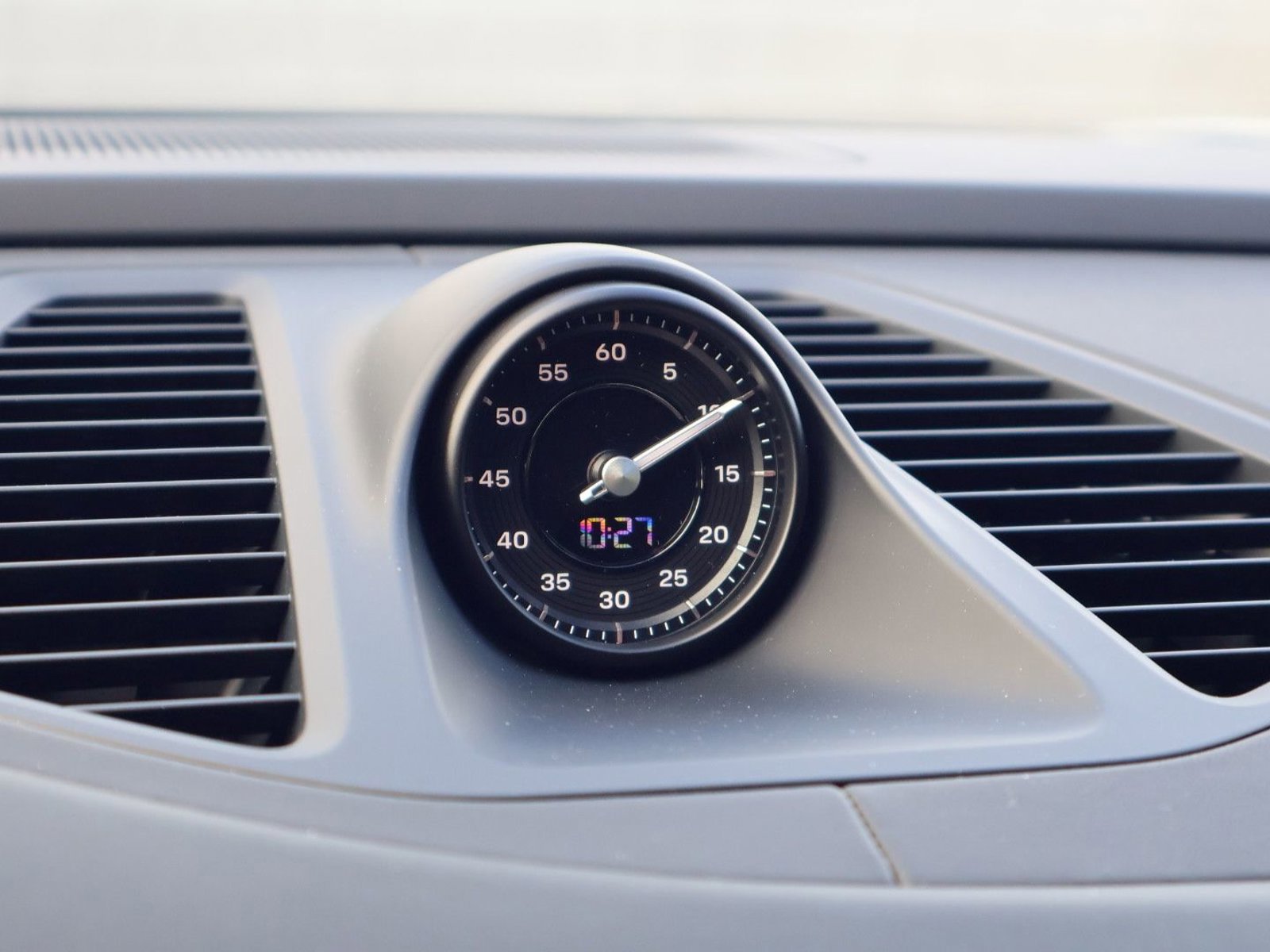 New 2026 Porsche Macan Electric image 28