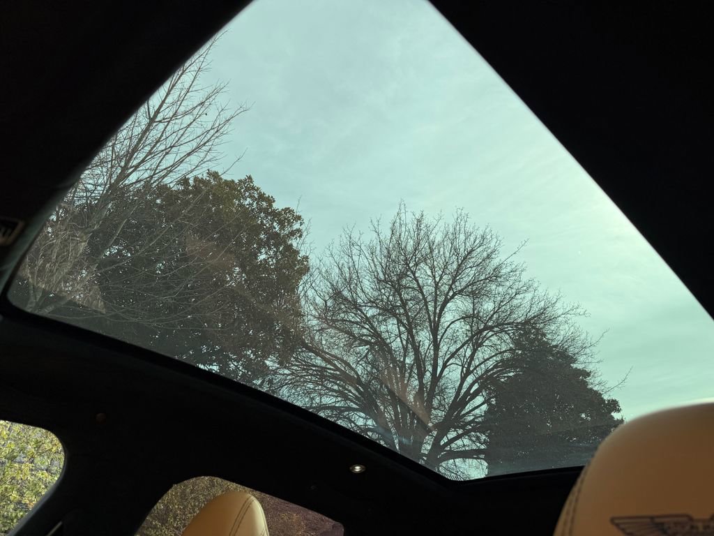 Used 2021 Aston Martin DBX image 36