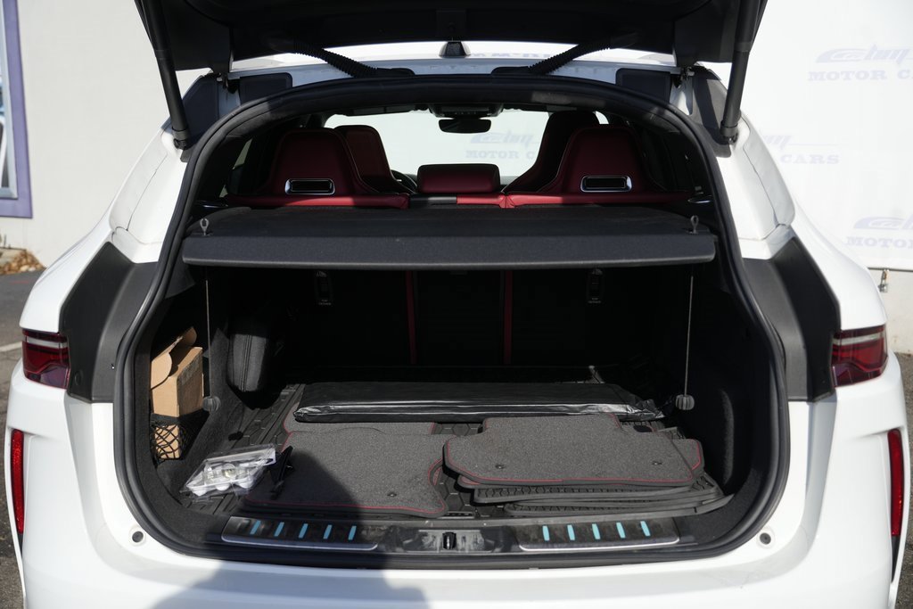 Used 2022 Jaguar F-PACE SVR image 15