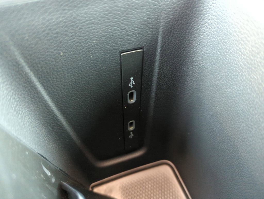 New 2026 Volkswagen Tiguan SE R-Line AWD/4WD image 30