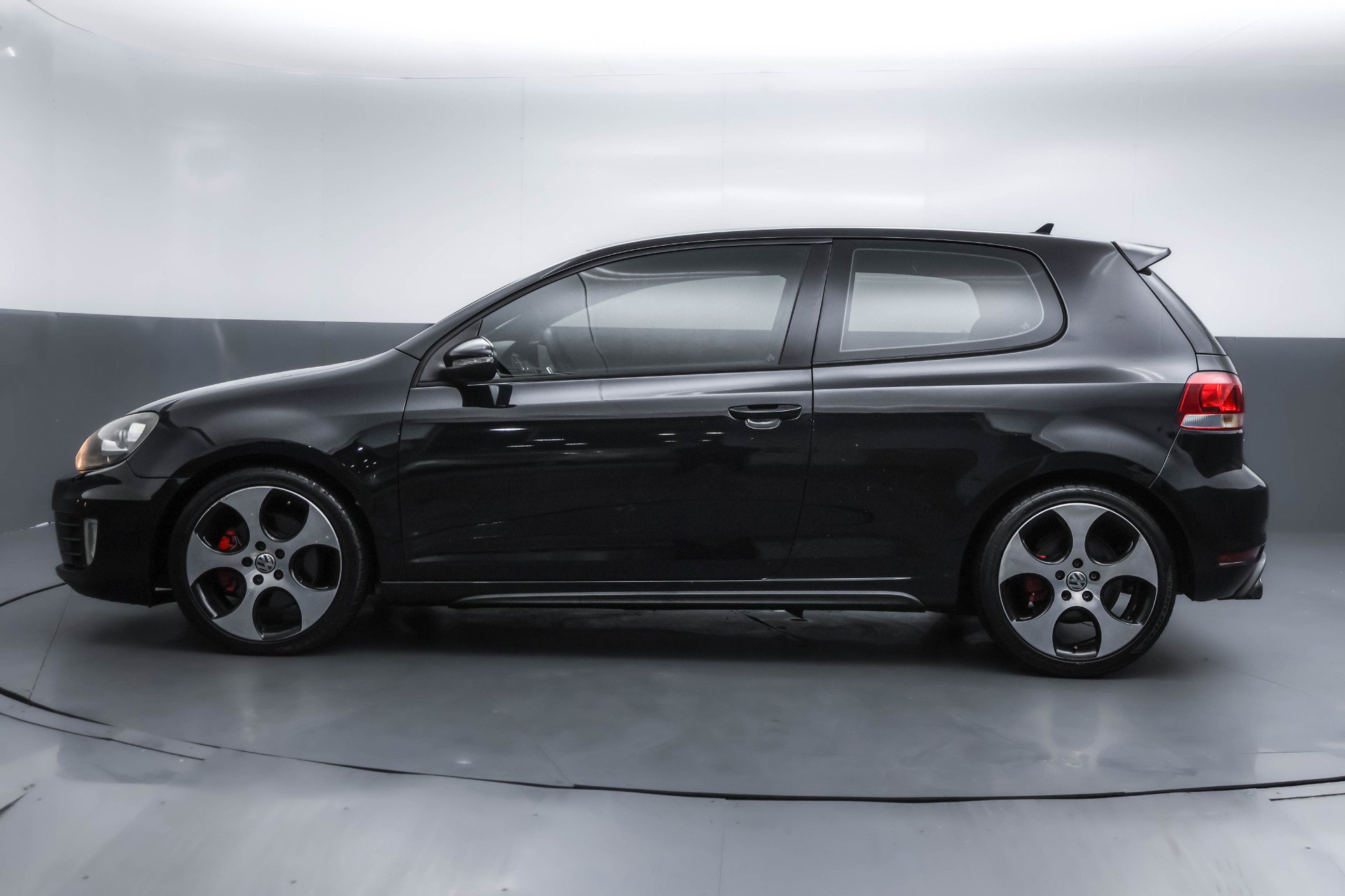 Used 2013 Volkswagen GTI Autobahn image 2