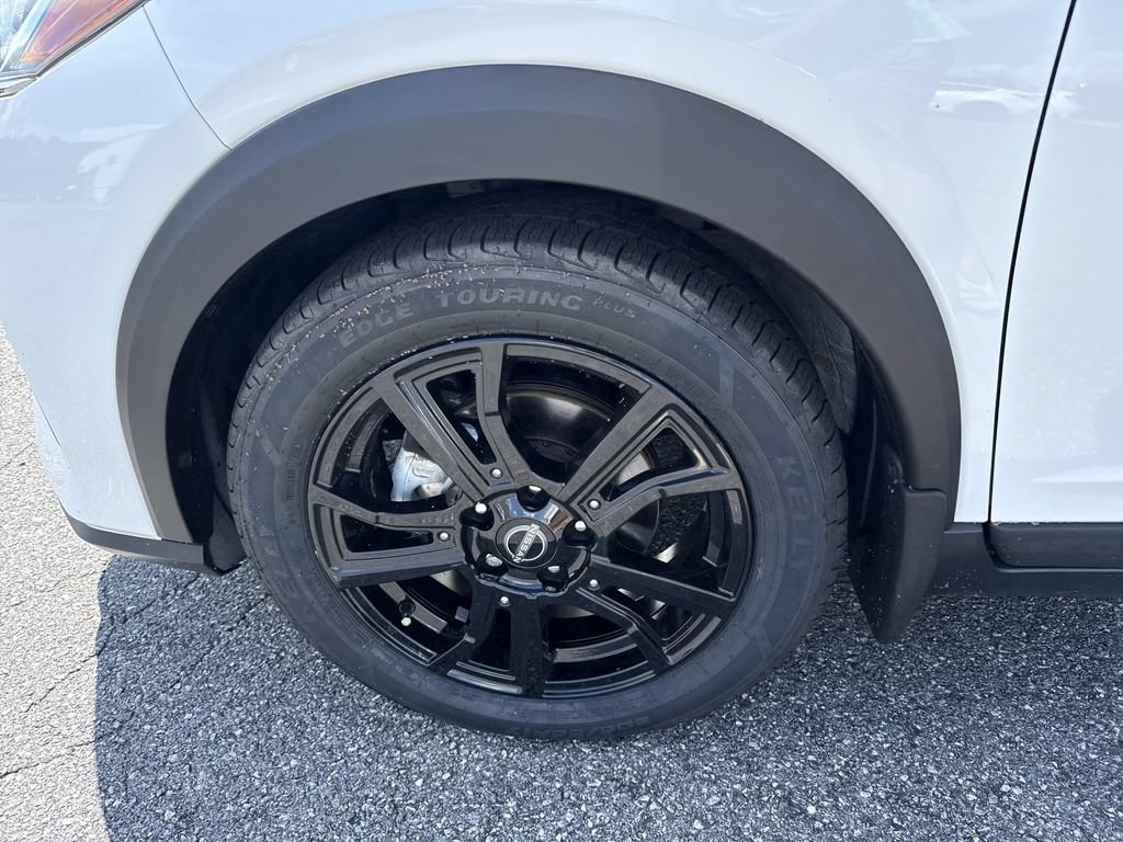 Used 2022 Nissan Kicks SV FWD image 11